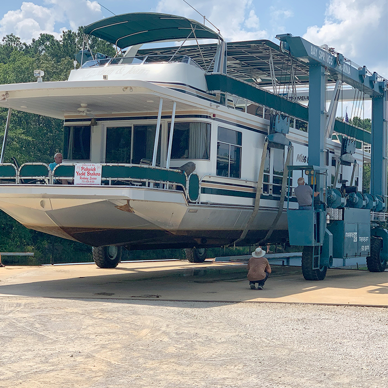 Bay Springs Marina boat lift