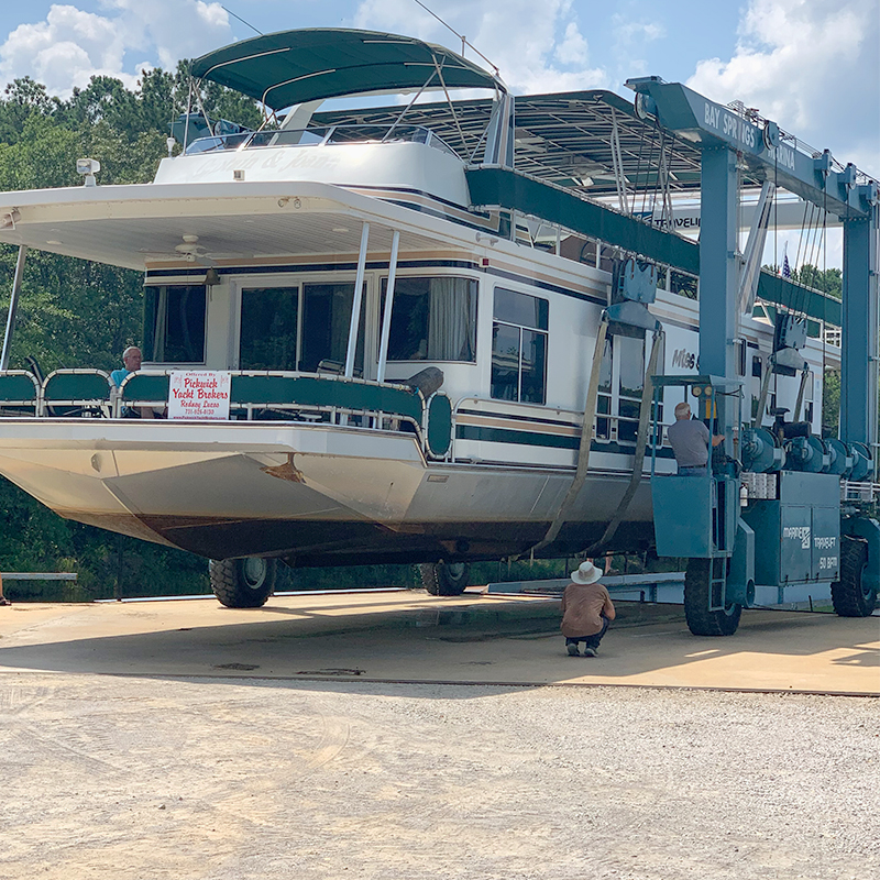 Bay Springs Marina boat lift